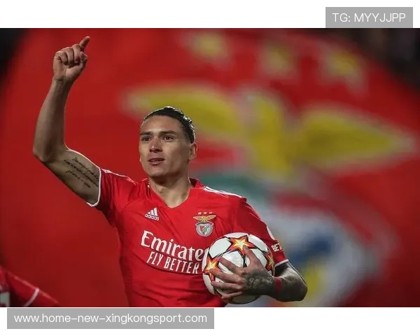 本菲卡努涅斯远距离贴地斩制胜全队拥抱庆祝