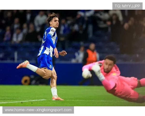 波尔图—奥利维拉门前冷静补射得分